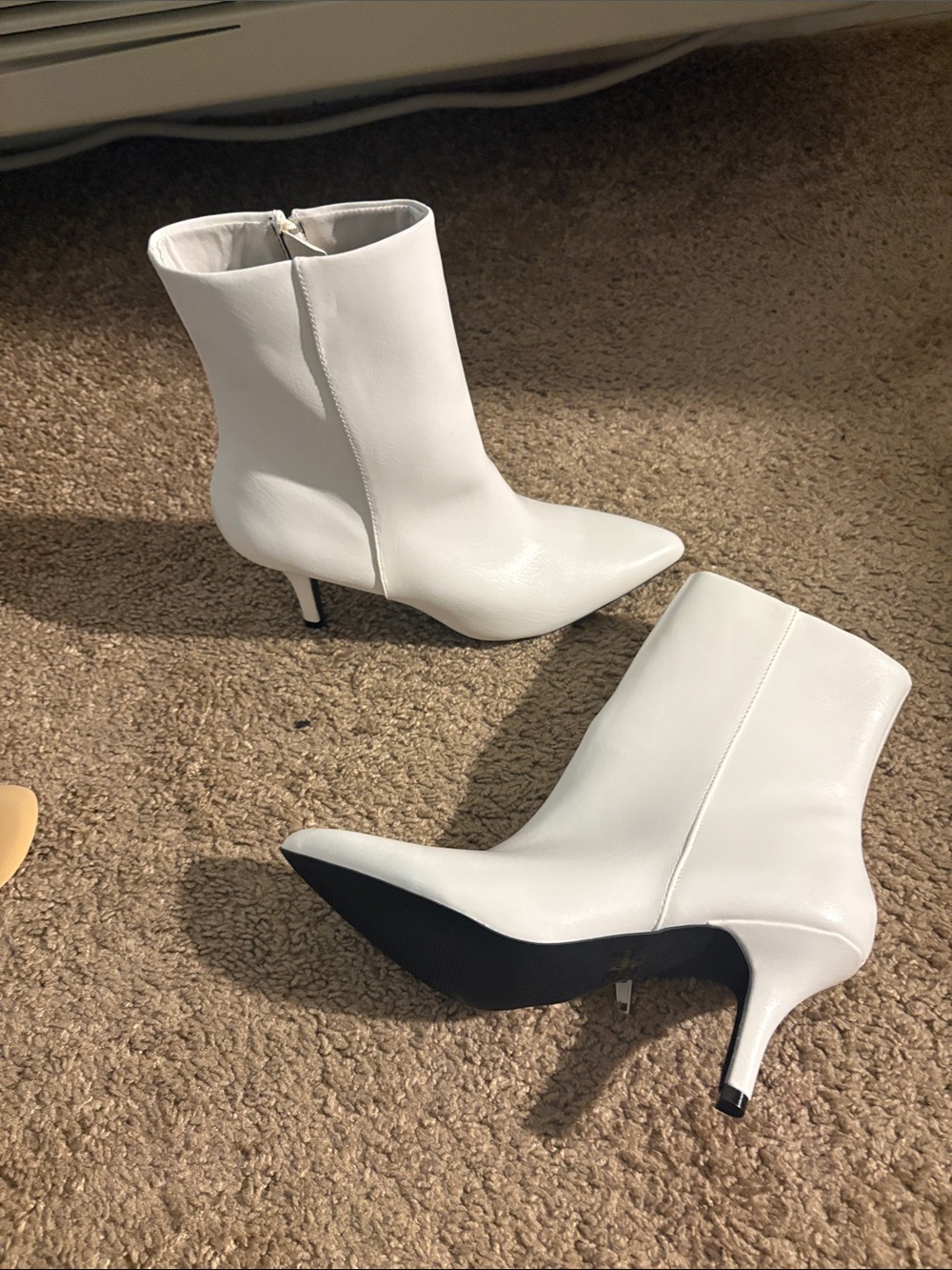 Cupid White Pointed Toe Ankle Boots with Stiletto Heel- size 7